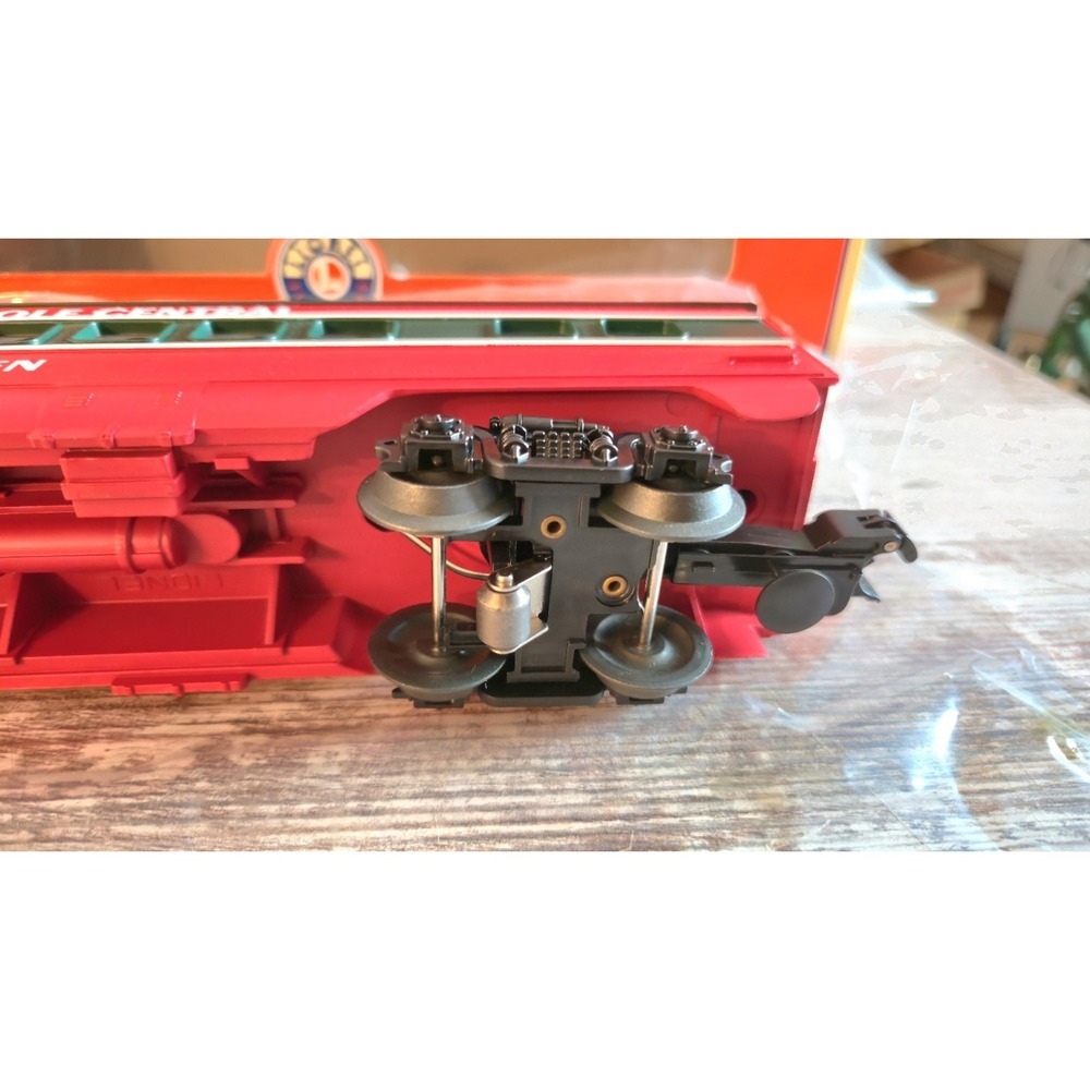 Lionel 6-25196 North Pole Central Vista Dome Vixen Passenger Car O Gauge - NIB - Picture 15 of 16